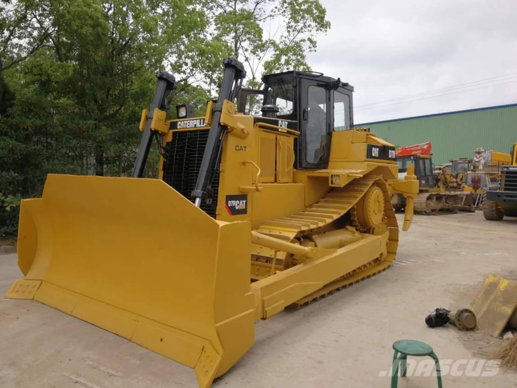 CAT D7R Buldožeri guseničari