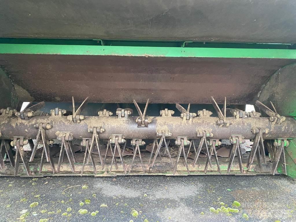 John Deere 730 Kosilice sa postoljem za vuču