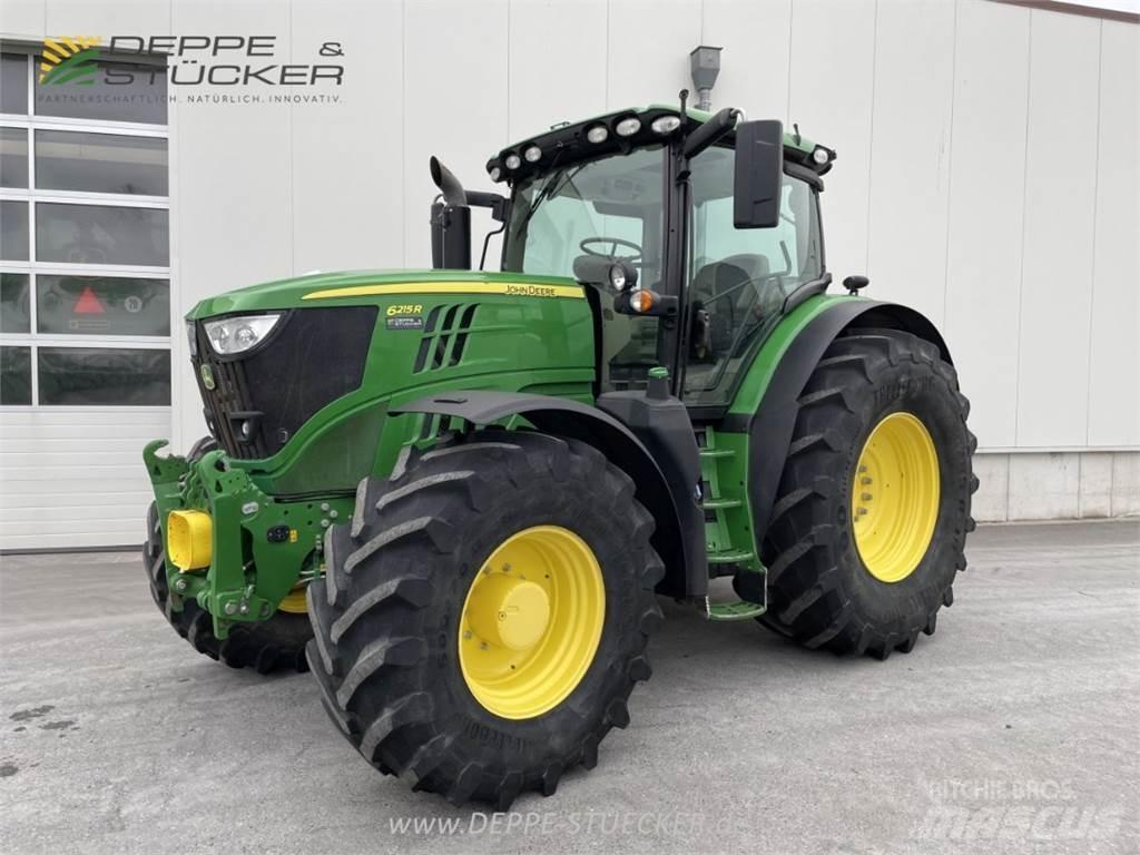 John Deere 6215R Traktori