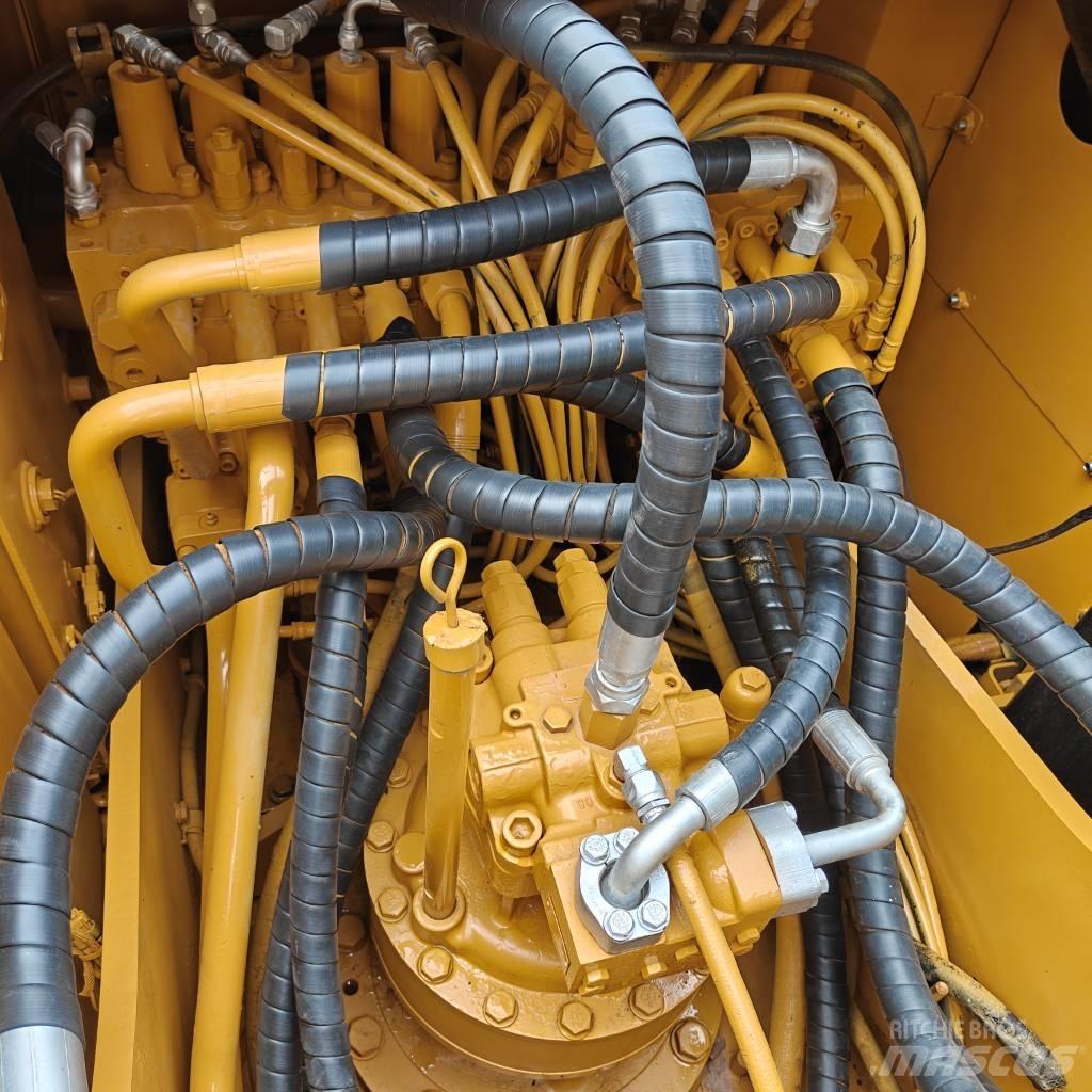 CAT 320D2 Bageri guseničari