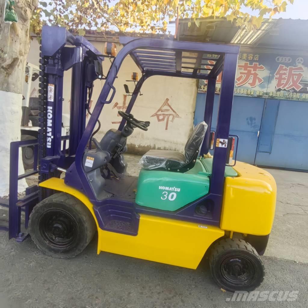  小松叉车 3t Dizelski viljuškari