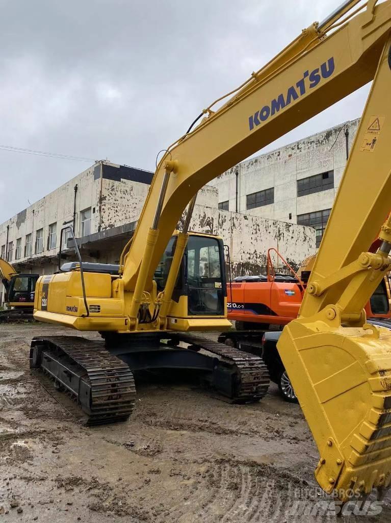 Komatsu 220 Bageri guseničari