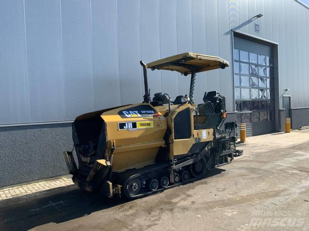 CAT AP355F Asfaltni finišeri
