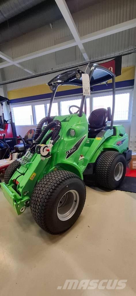 Avant 528 Višenamenski utovarivači