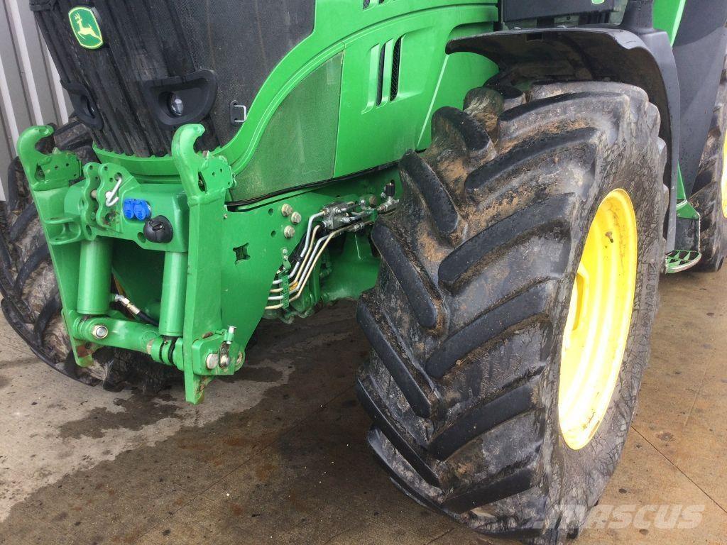 John Deere 6210R Traktori