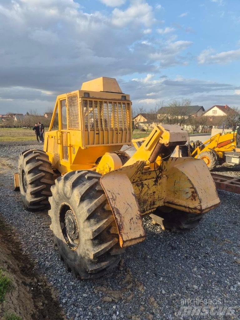 John Deere 667d Šumarski traktori