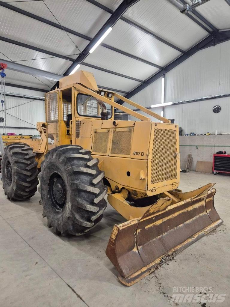 John Deere 667d Šumarski traktori