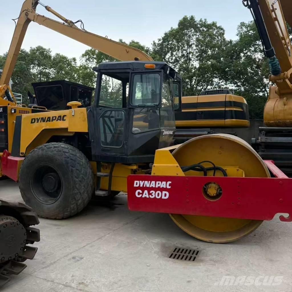 Dynapac CA 30 D Valjci sa jednim bubnjem