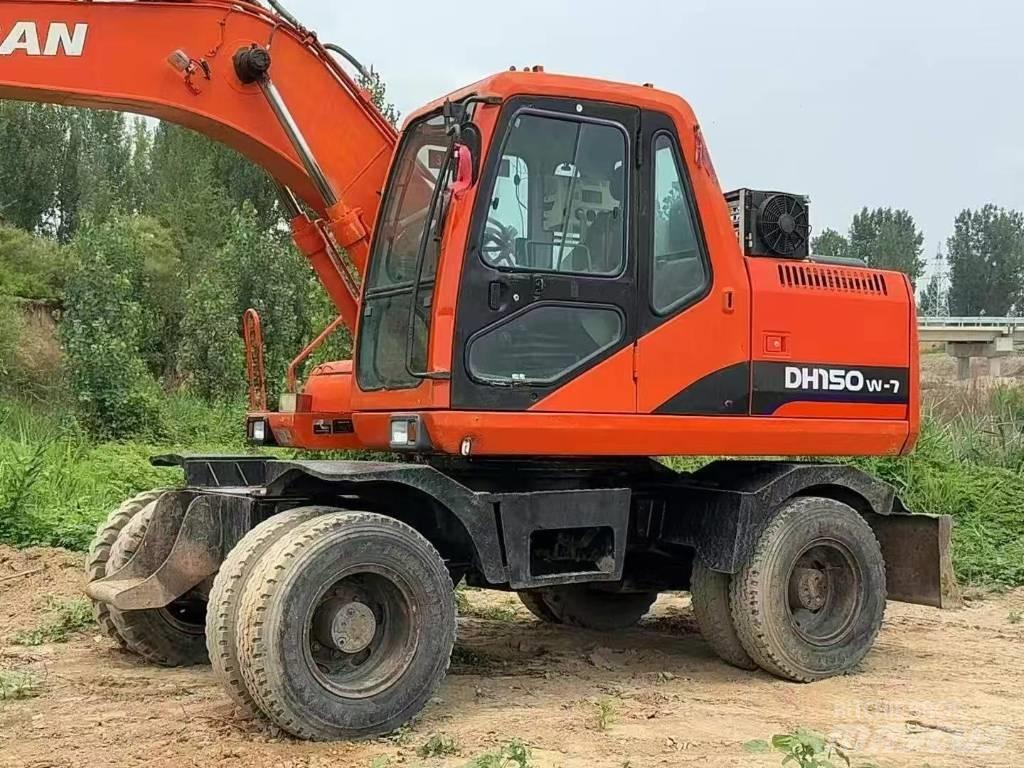 Doosan 150 W-7 Bageri točkaši