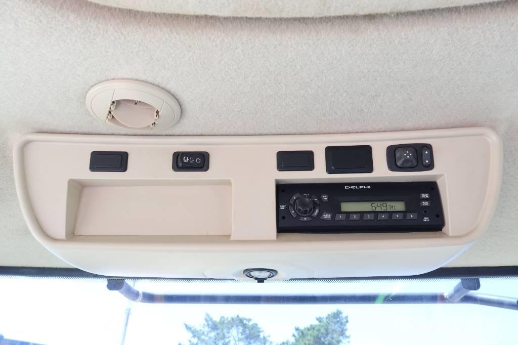 John Deere 7215 R Traktori