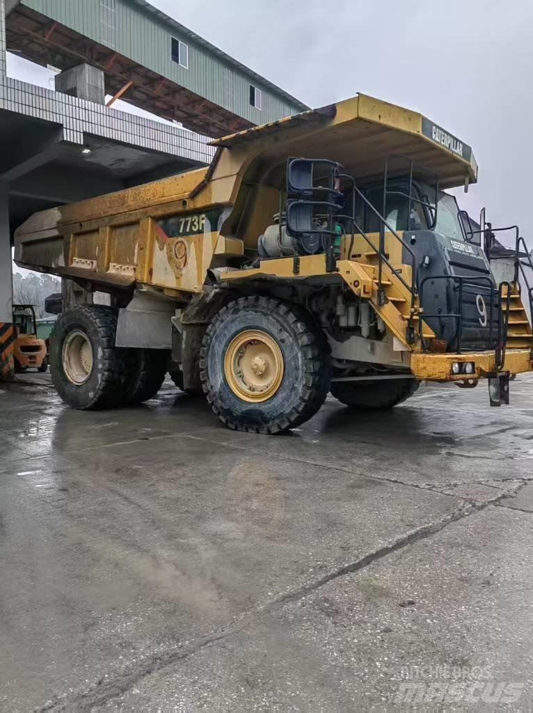 CAT 777E Zglobni damperi