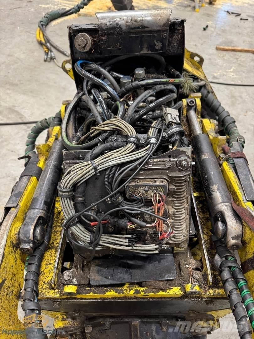 John Deere H415 Glave za kombajne