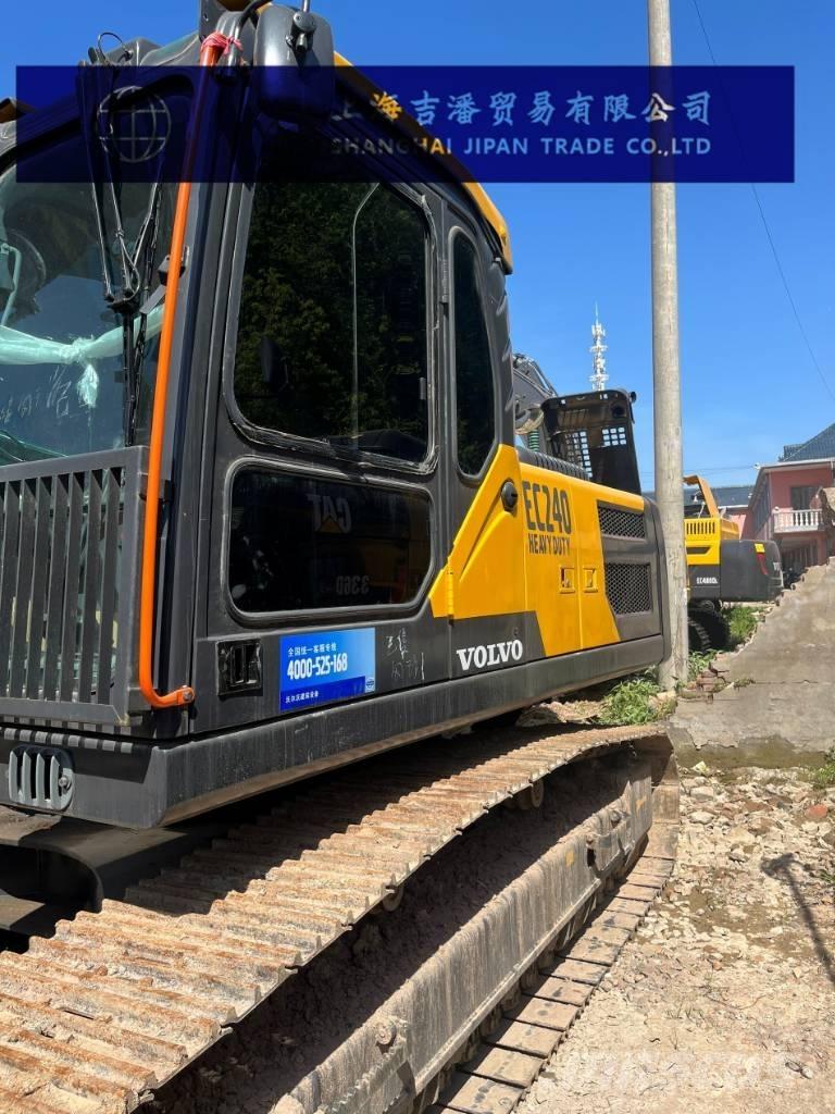 Volvo EC 240 Bageri guseničari