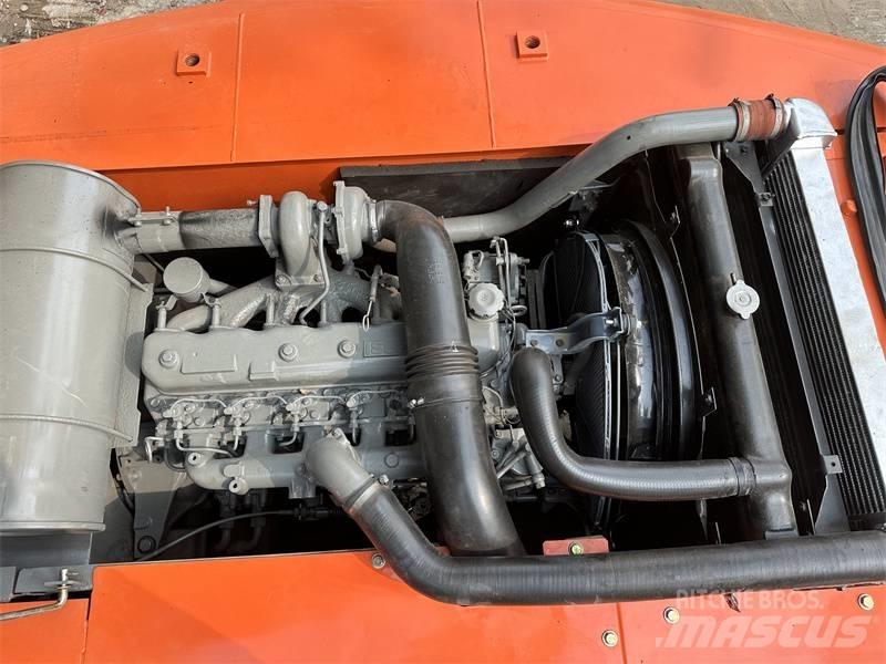 Hitachi 200 Bageri točkaši