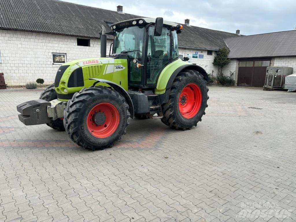 CLAAS Arion 640 Traktori