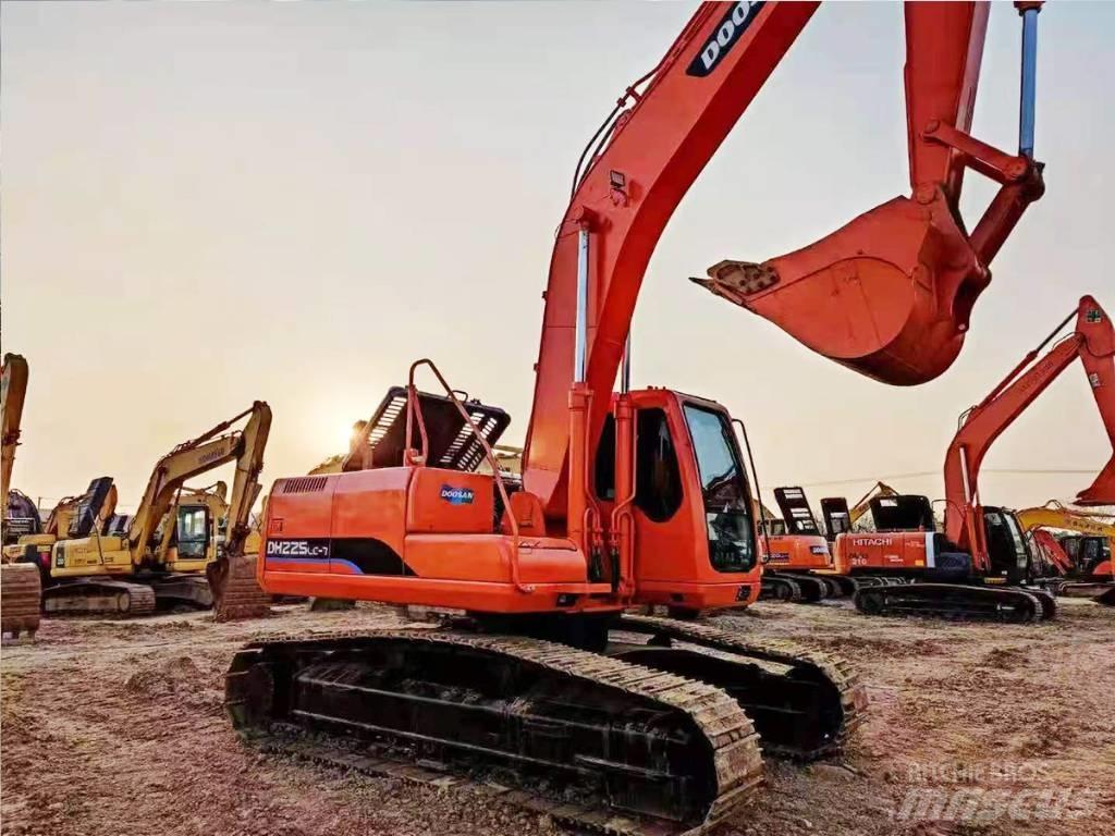 Doosan DH 225 LC-7 Bageri guseničari