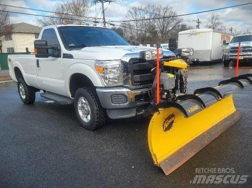 Ford F 250 FX4 Snežne daske i plugovi
