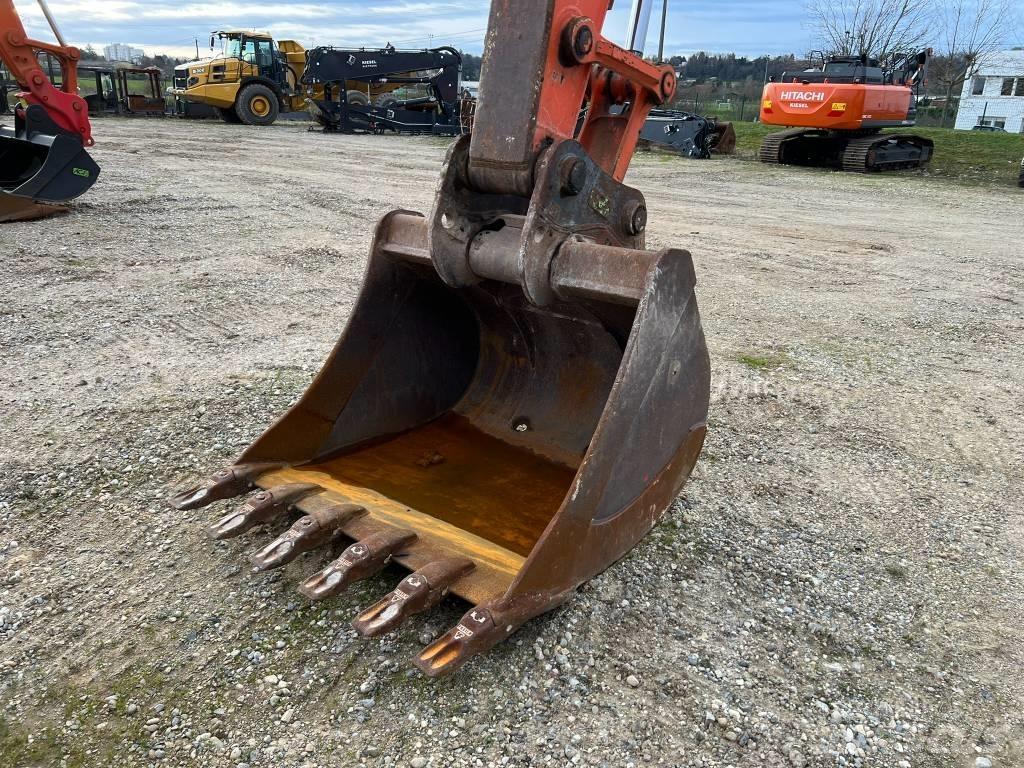 Hitachi ZX210LC Bageri guseničari