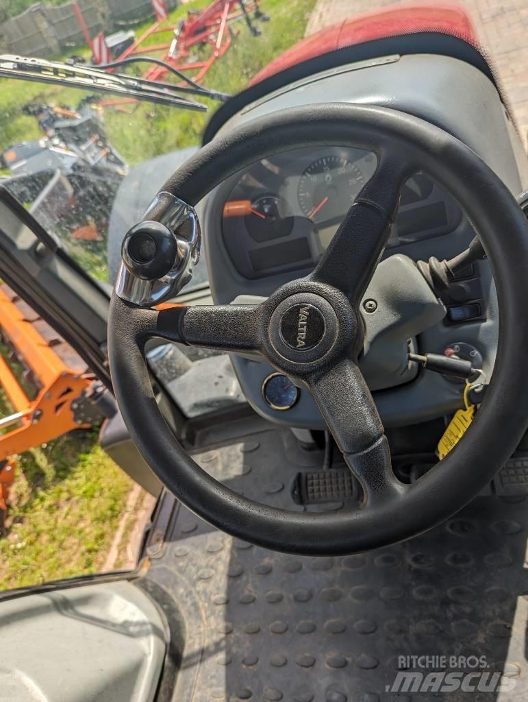 Valtra N 103.4 Traktori