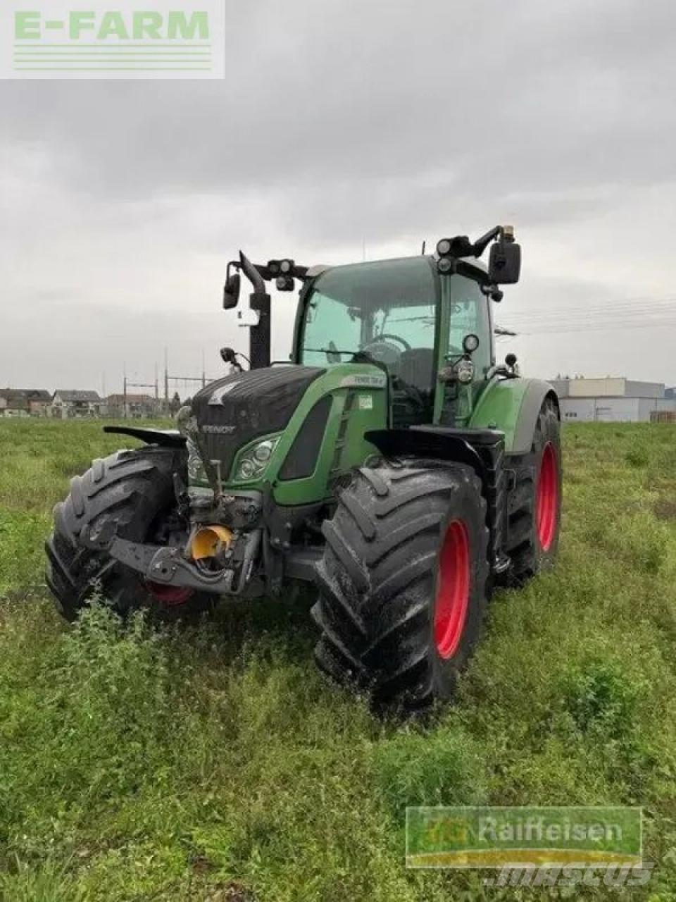 Fendt 724 vario Traktori