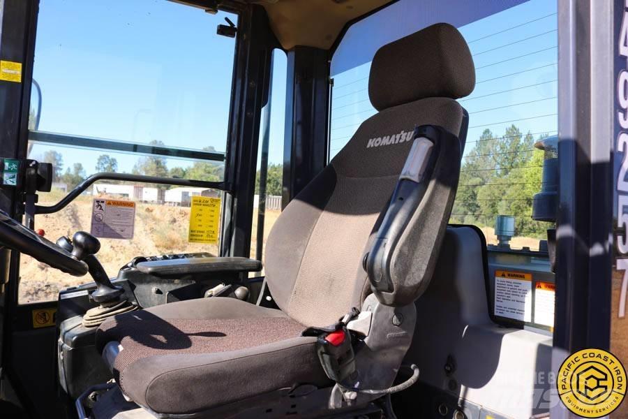 Komatsu WA 320-7 Utovarivači na točkove