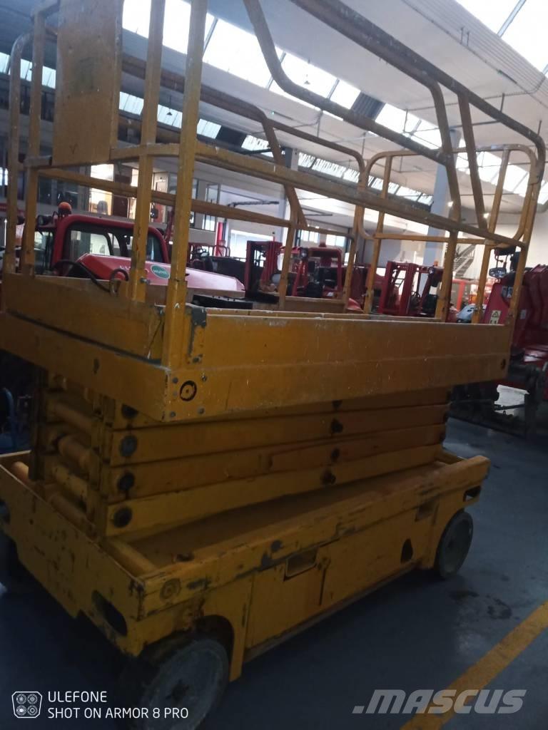 Haulotte Compact 12 Makazaste platforme