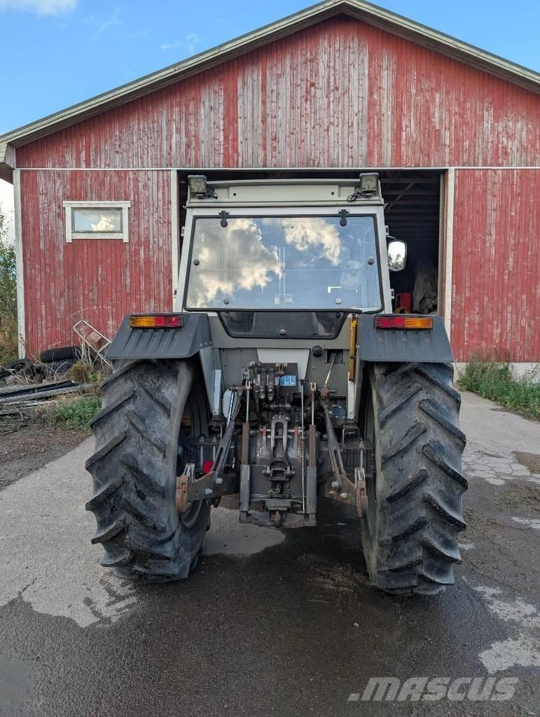 Massey Ferguson 390 Traktori