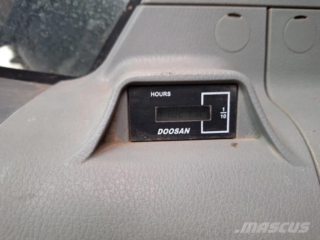 Doosan DX235NLC-5 Bageri guseničari