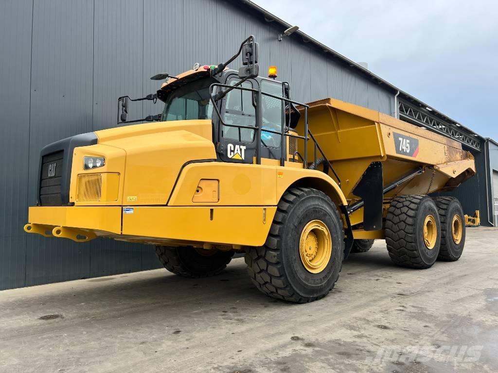 CAT 745 Zglobni damperi