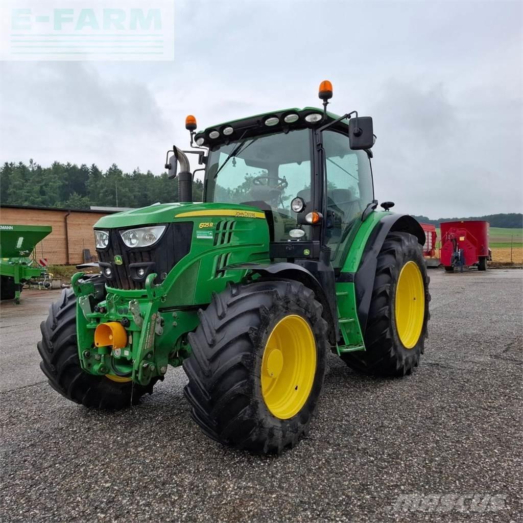 John Deere 6125 R Traktori