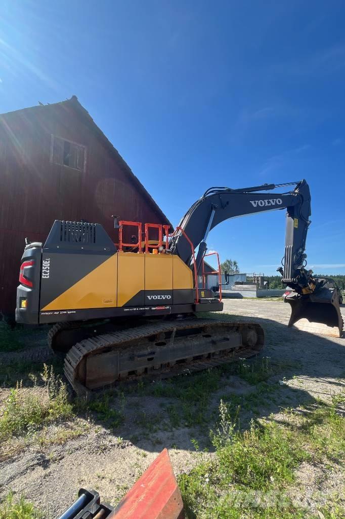 Volvo EC 250 EL Bageri guseničari