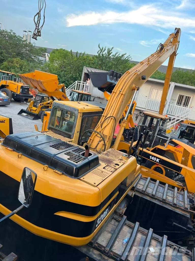 CAT 320 B L Polovni amfibijski bageri
