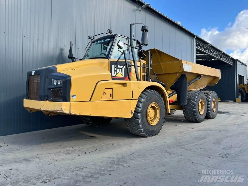 CAT 735B Zglobni damperi