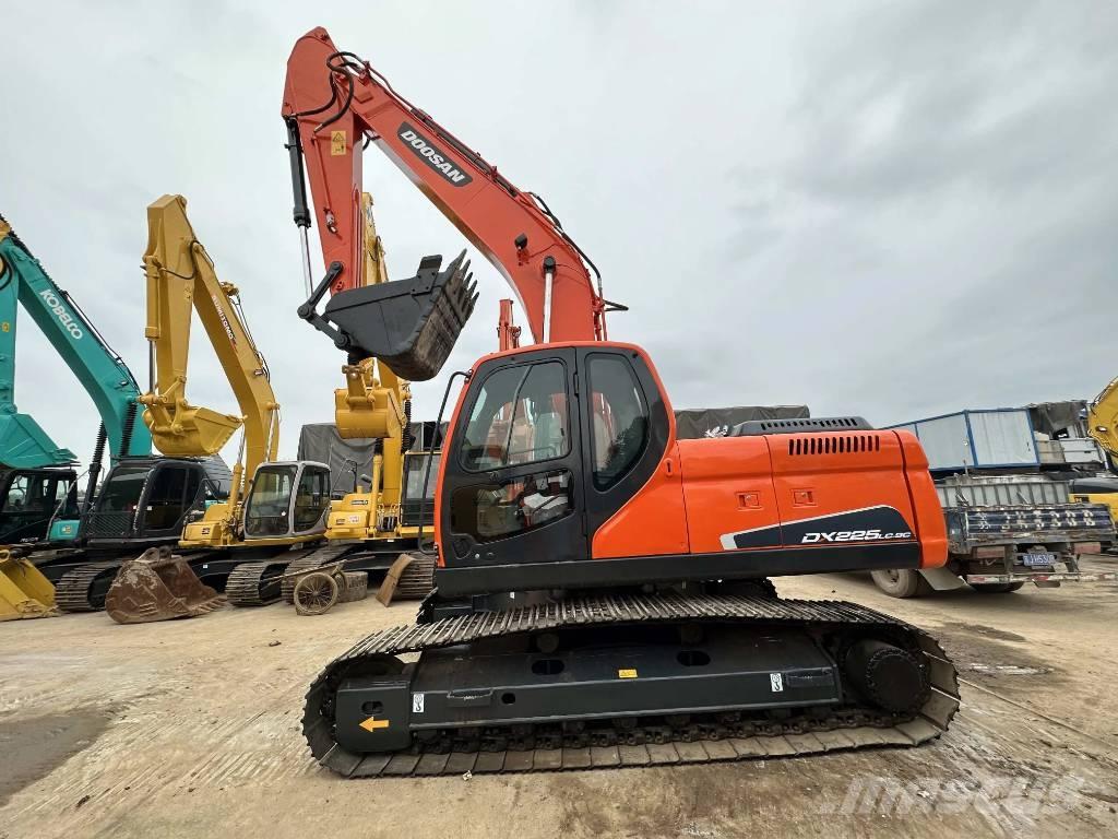 Doosan DX225LC-9C Bageri guseničari