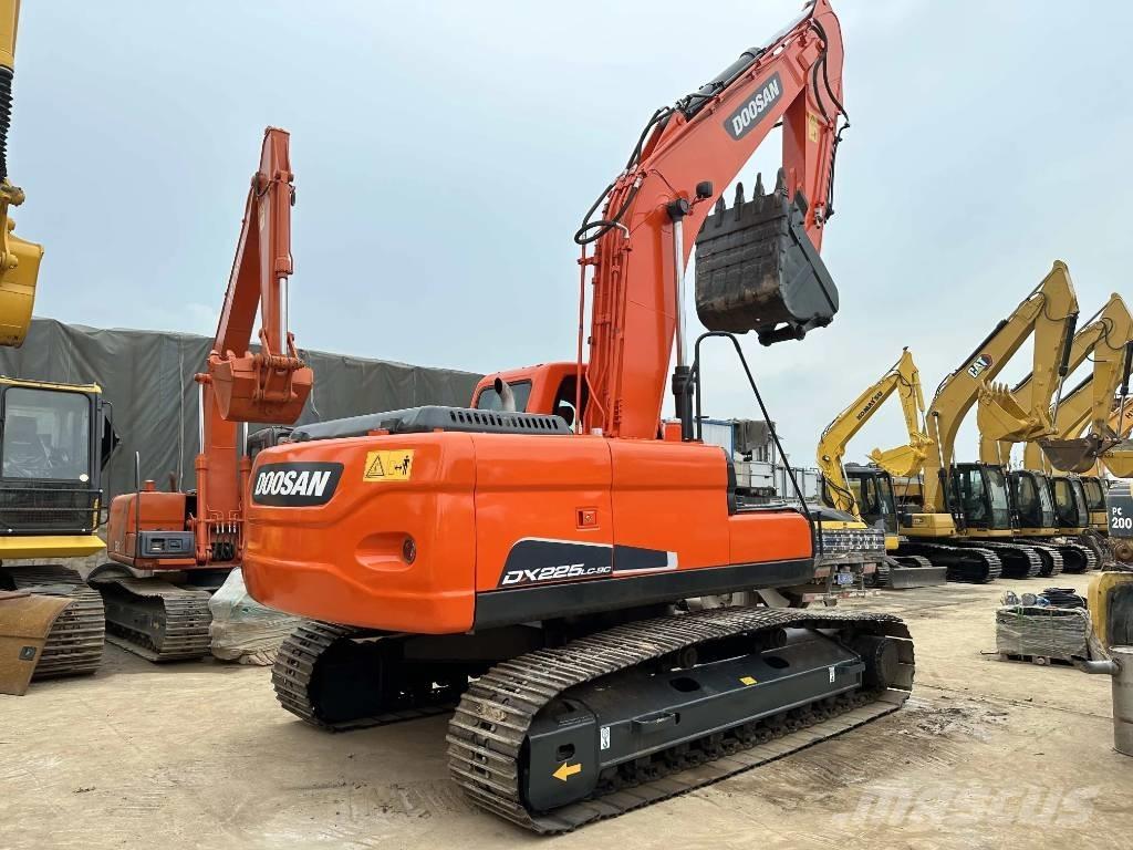 Doosan DX225LC-9C Bageri guseničari