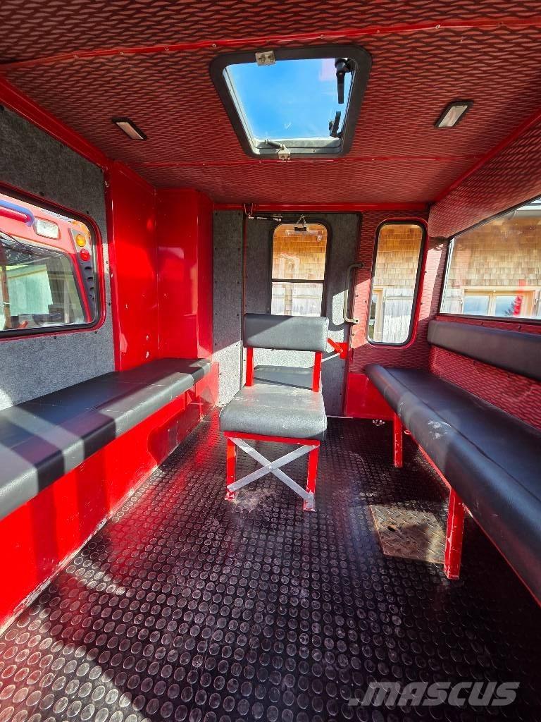  Pistenbully 300 DD Ratraki