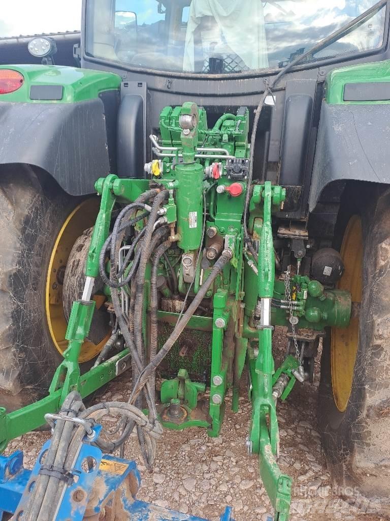 John Deere 6155R Traktori