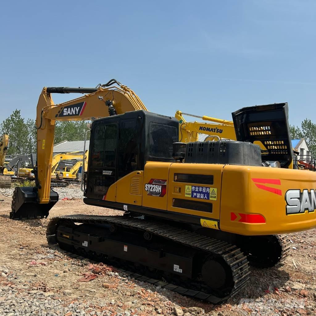  三一 235C Bageri guseničari