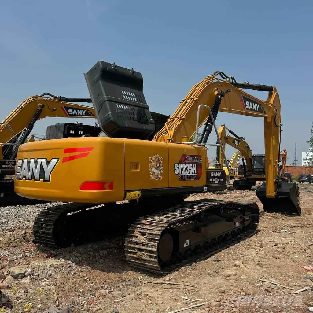  三一 235C Bageri guseničari