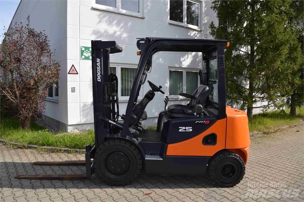 Doosan D 25 S-5 Dizelski viljuškari