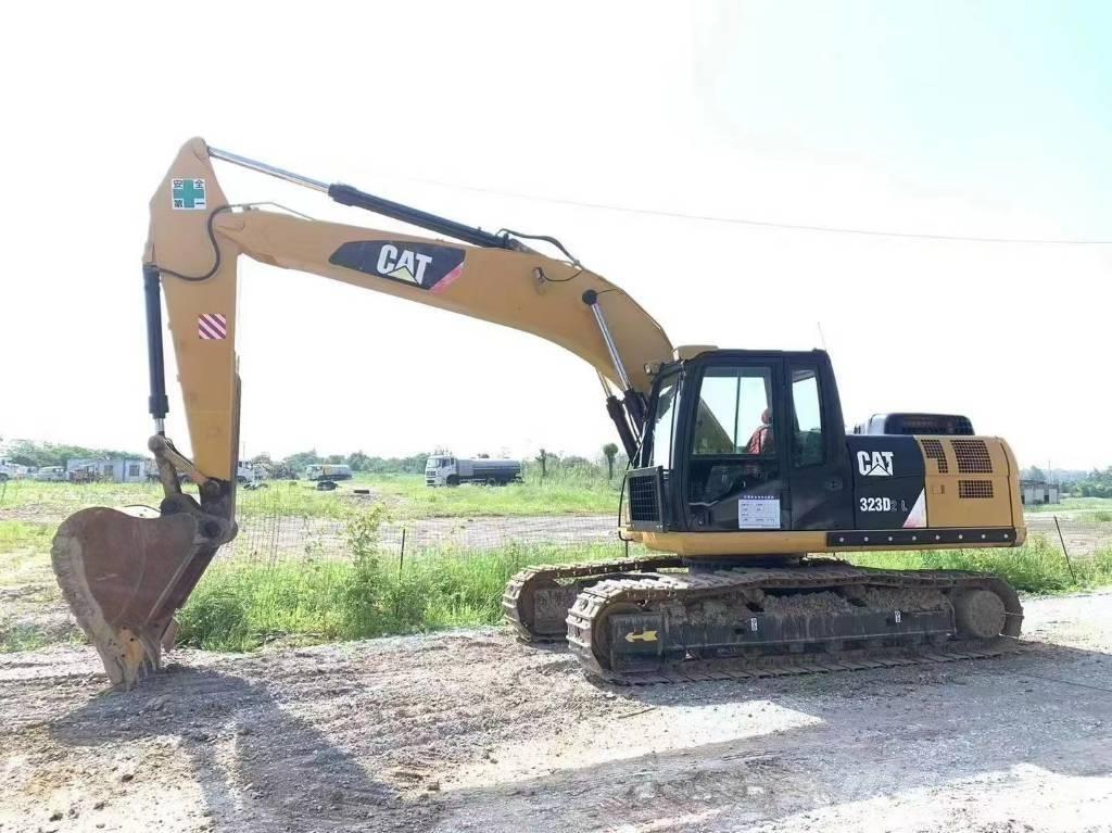 CAT 323D Bageri guseničari