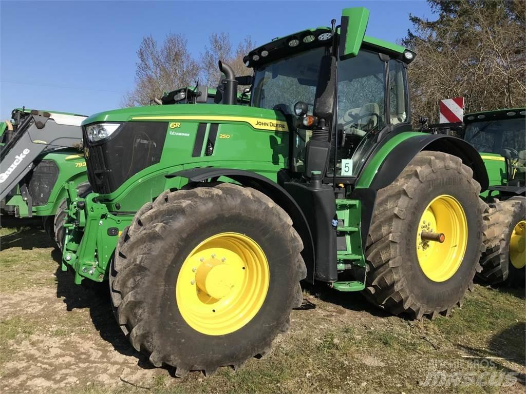 John Deere 6R 250 Traktori