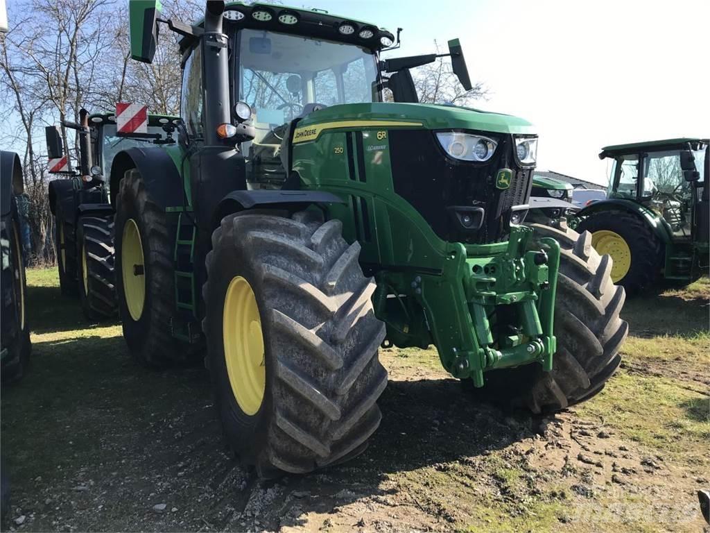 John Deere 6R 250 Traktori