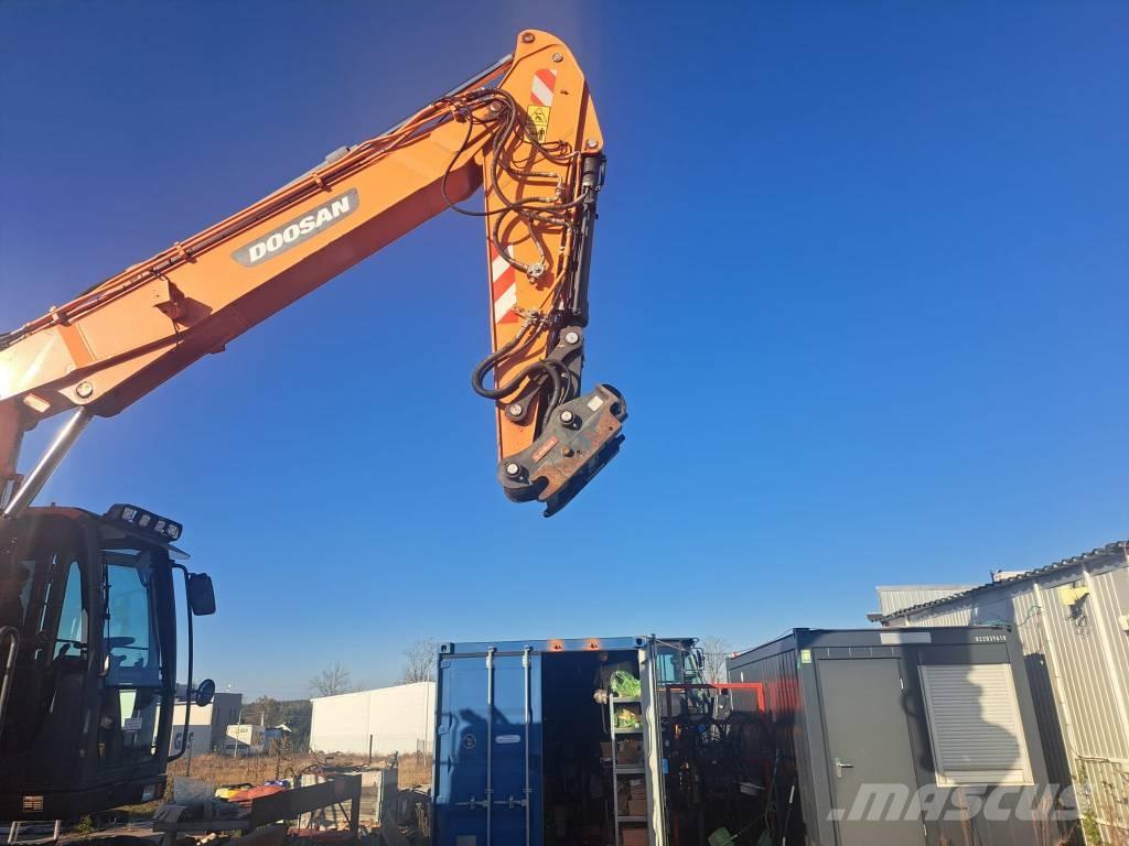 Doosan DX170W-5 Bageri točkaši