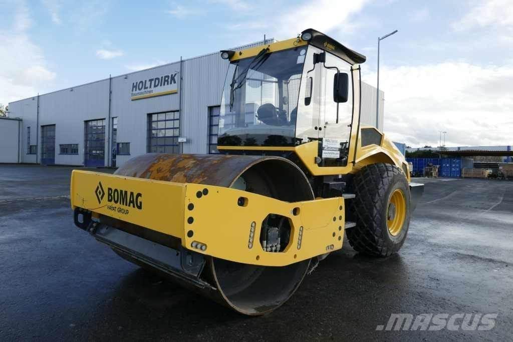 Bomag BW 213 D-5 Nabijači zemlje