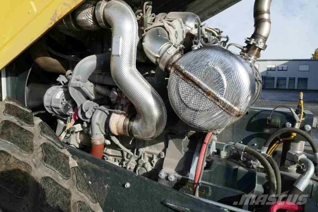 Bomag BW 213 D-5 Nabijači zemlje