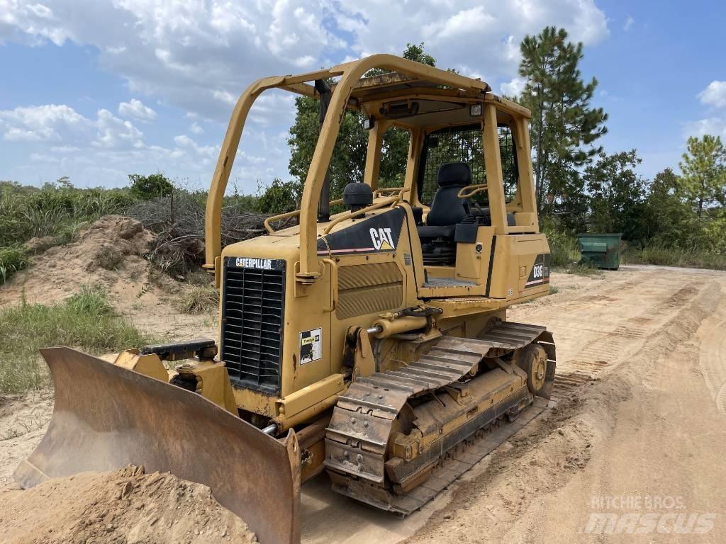 CAT D3G XL Buldožeri guseničari