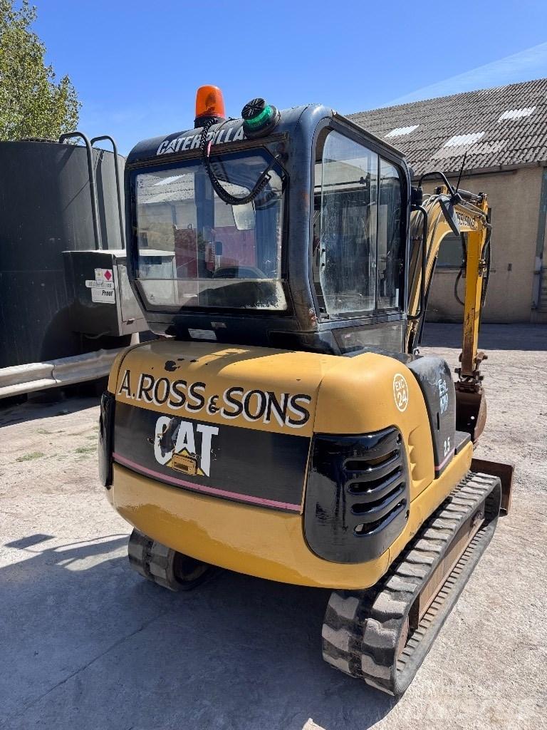 CAT 302.5 Mini bageri < 7t