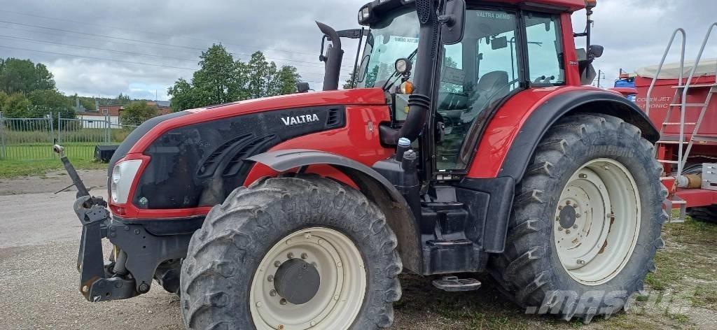 Valtra T 203 Traktori