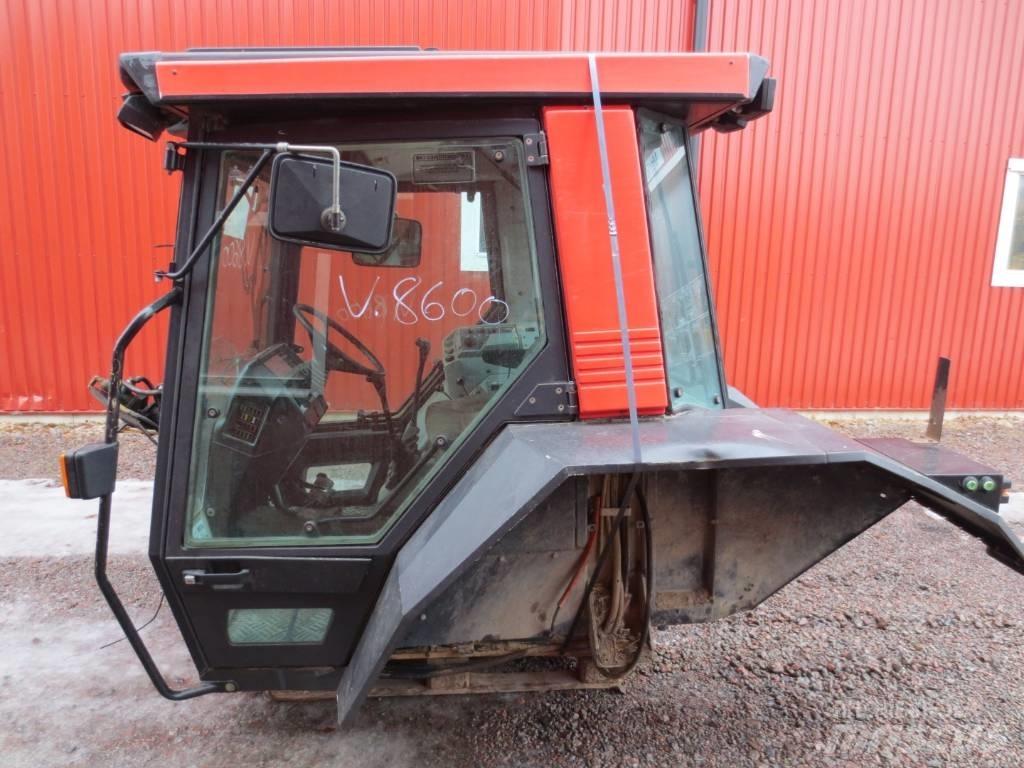 Valmet 8600 Kabine i unutrašnjost